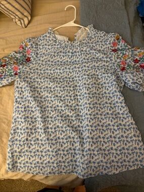 Womens Blue Floral Embroidered Sleeve top